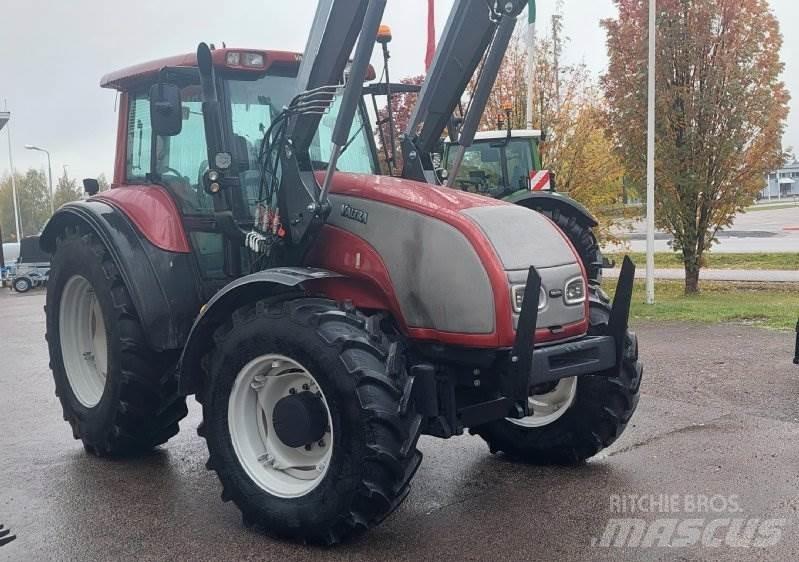 Valtra T150 Traktorit