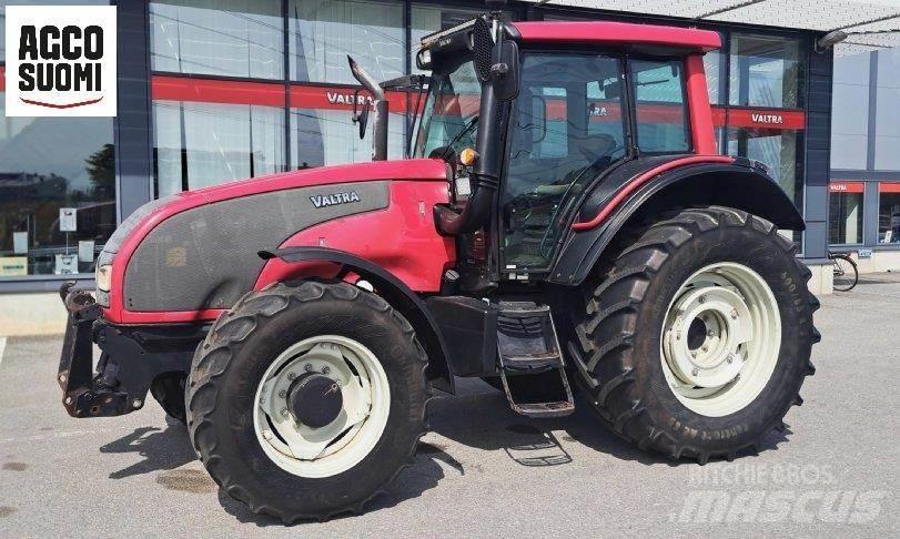 Valtra T151 A Traktorit