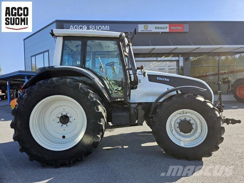Valtra T151 EH Traktorit