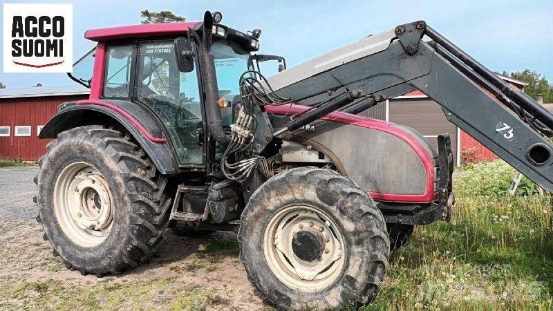 Valtra T151 H Traktorit