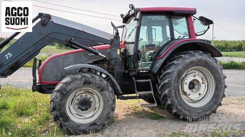 Valtra T151 H Traktorit