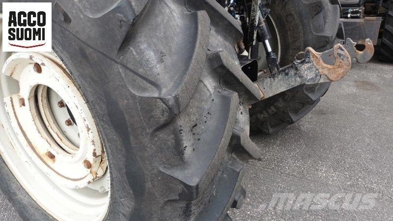 Valtra T151 H Traktorit