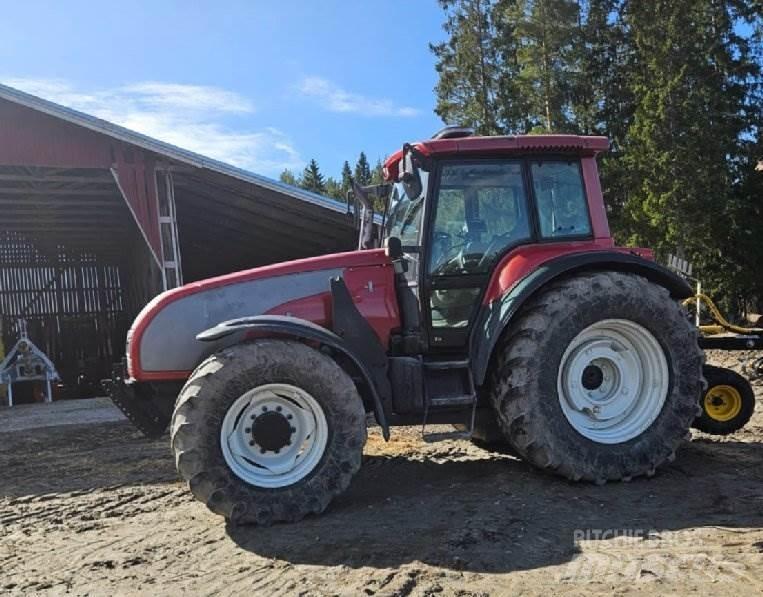 Valtra T180 Traktorit