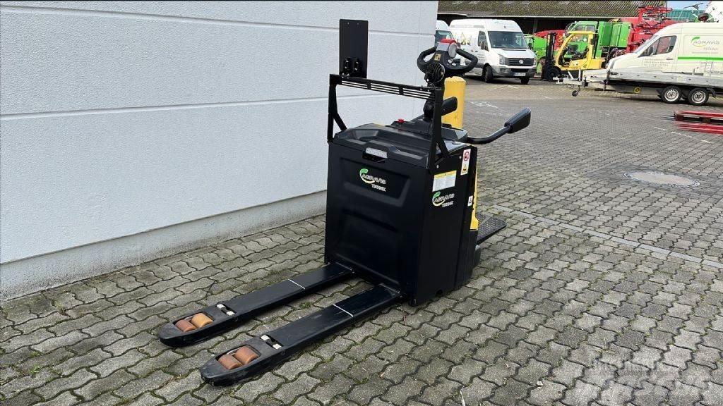 Hyster P 2.0 S Lavansiirtotrukit