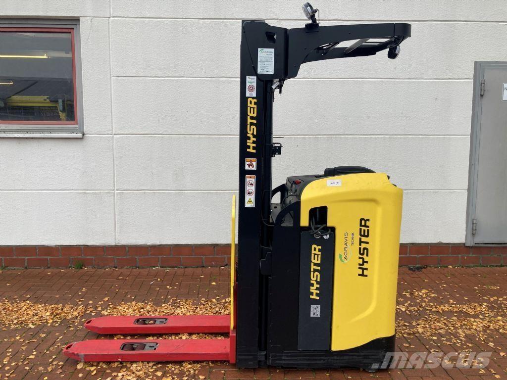 Hyster RS 1.6 IL Ajettavat pinoamisvaunut