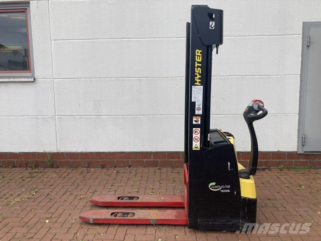 Hyster S 1.0 Käyden ajettavat pinoamistrukit