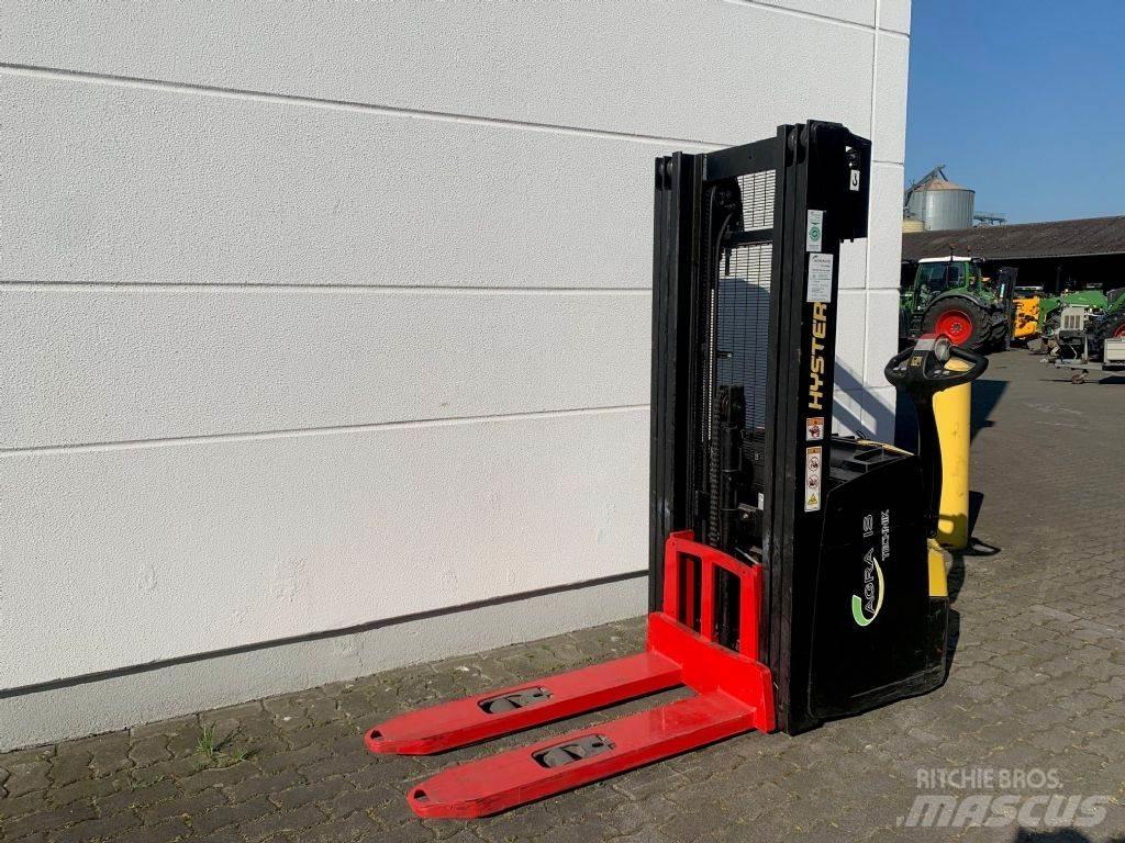 Hyster S 1.2 IL Käyden ajettavat pinoamistrukit