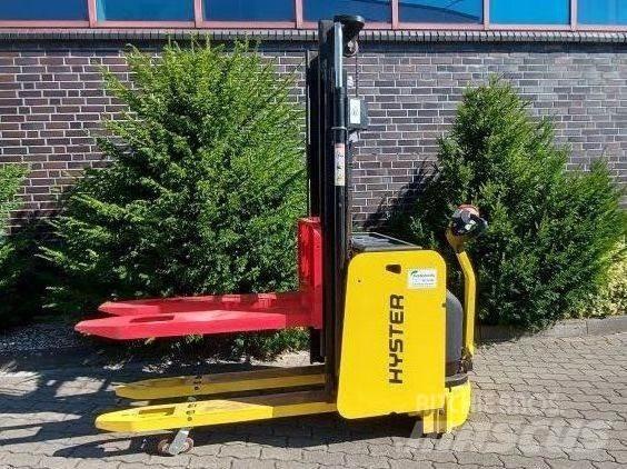 Hyster S 1.4 IL Käyden ajettavat pinoamistrukit