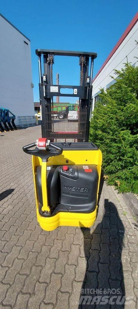 Hyster S 1.4 IL Käyden ajettavat pinoamistrukit