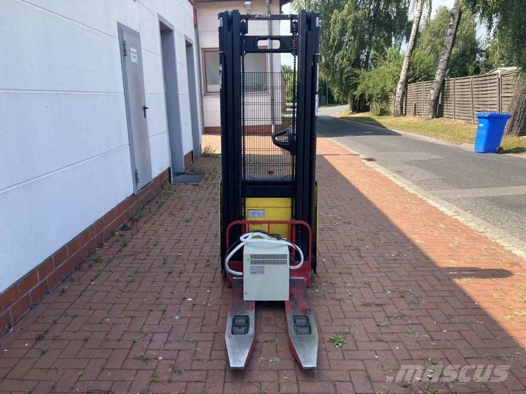 Hyster S 1.6 AC Käyden ajettavat pinoamistrukit