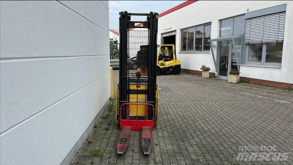 Hyster S1.5S Käyden ajettavat pinoamistrukit