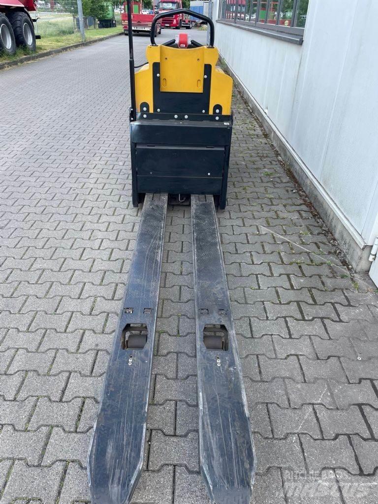 Yale MO 25 Matalakeräilytrukit
