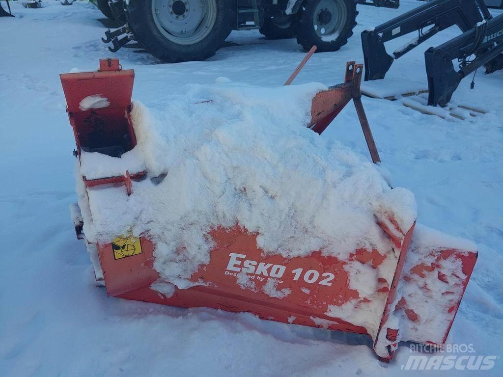 Esko 102 Lumilingot