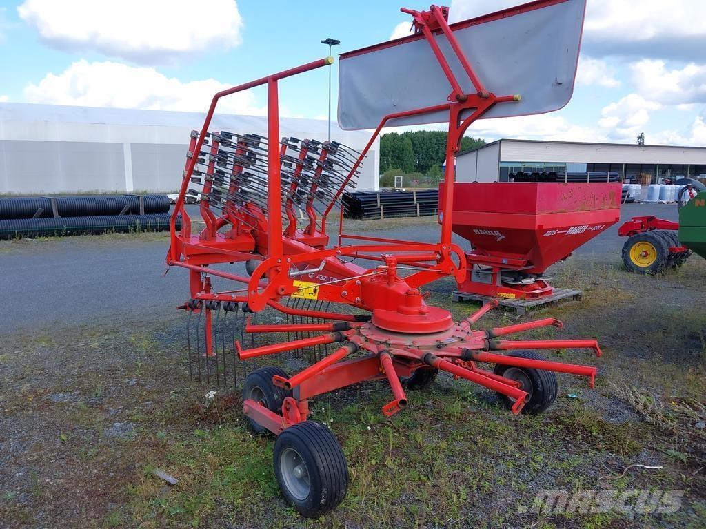 Kuhn 4321 Pöyhimet ja haravat
