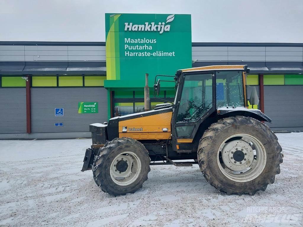 Valmet 665 Traktorit