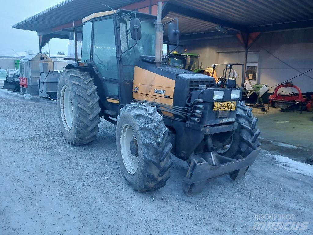 Valmet 665 Traktorit