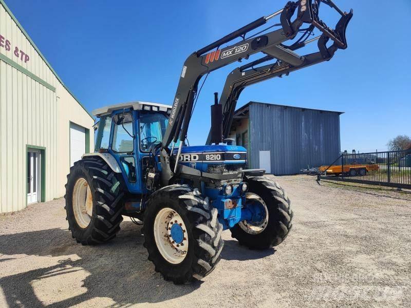 Ford 8210 Traktorit