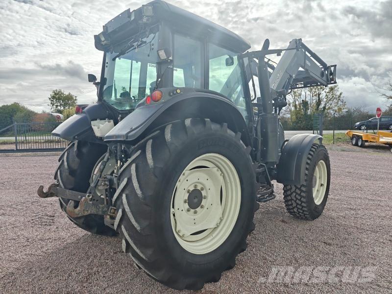 Valtra N123 Traktorit