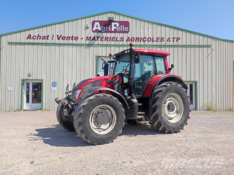 Valtra N163 Traktorit