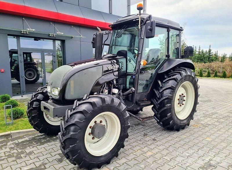 Valtra A93 Traktorit