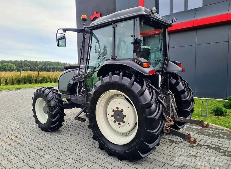 Valtra A93 Traktorit
