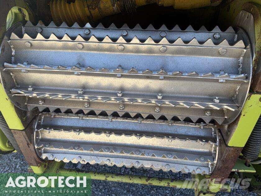 CLAAS JAGUAR 890 Traktorit