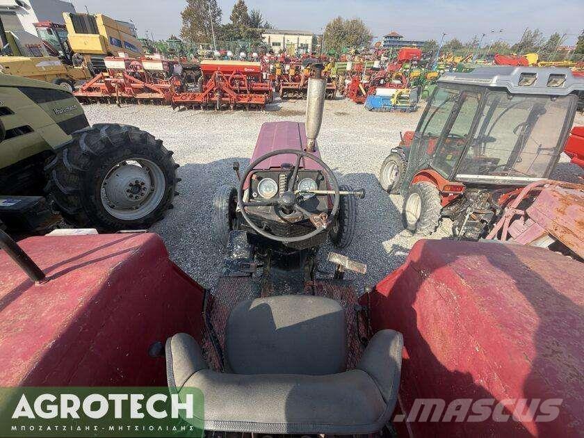 International 724 Traktorit