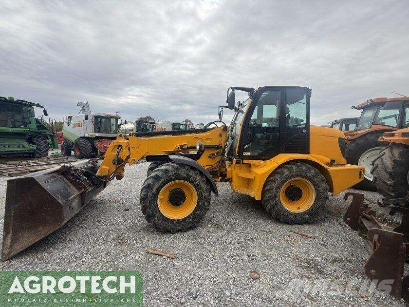 JCB TM 300 Traktorit