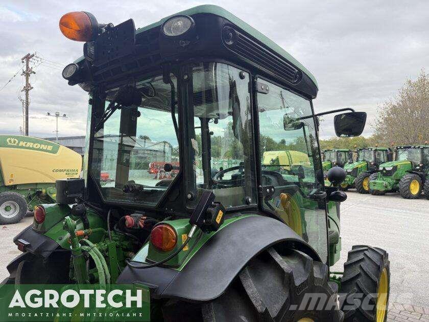 John Deere 5075 GF Traktorit