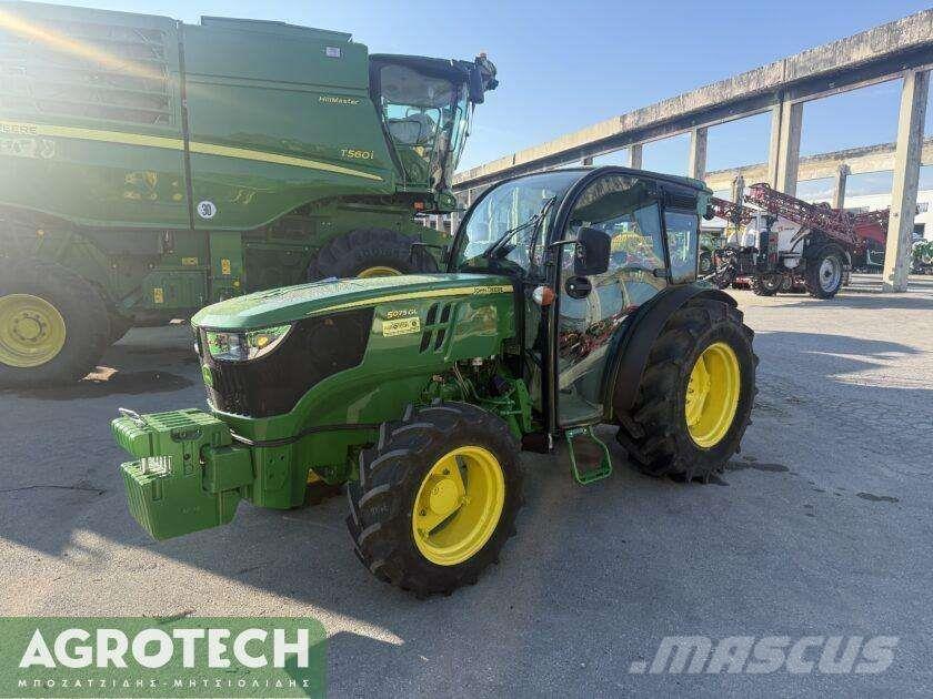 John Deere 5075 GL Traktorit