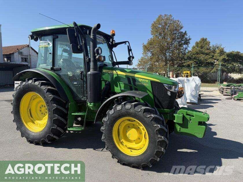John Deere 5100M Traktorit