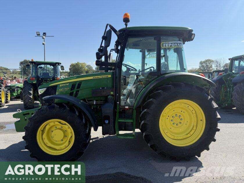 John Deere 5100M Traktorit