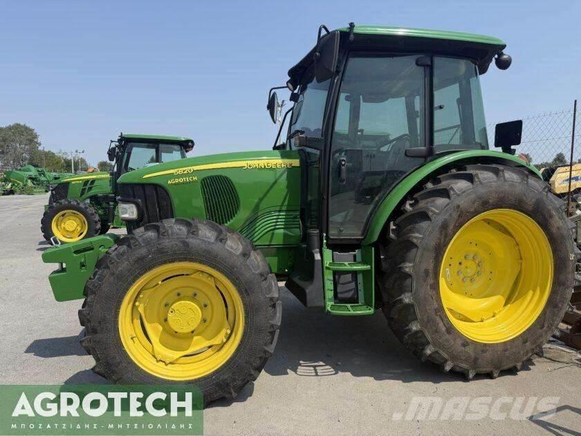 John Deere 5820 Traktorit