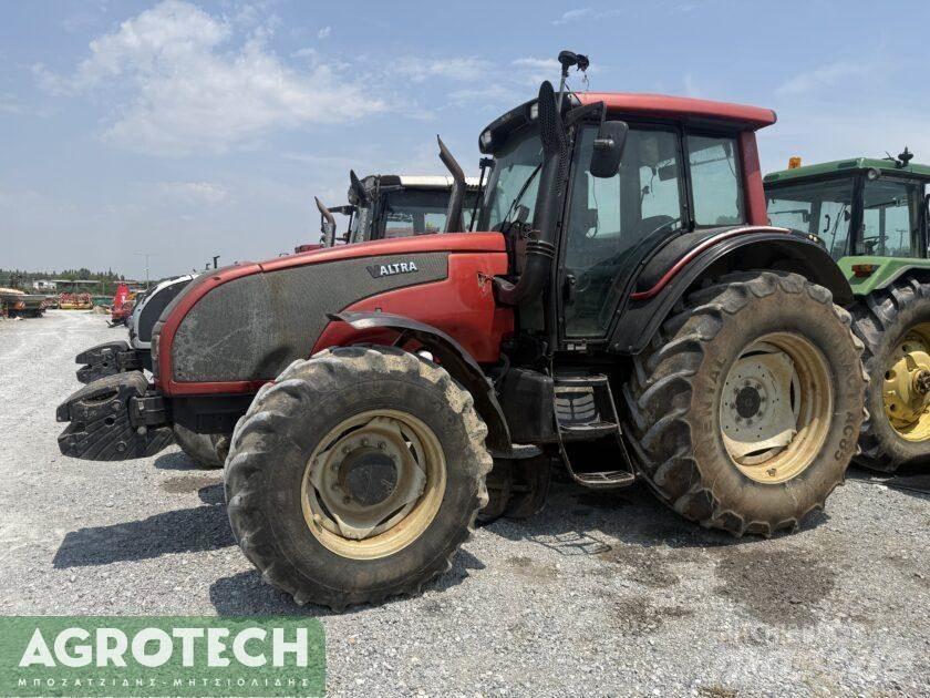 Valtra T151 Traktorit