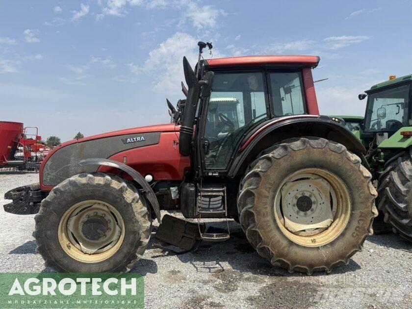 Valtra T151 Traktorit