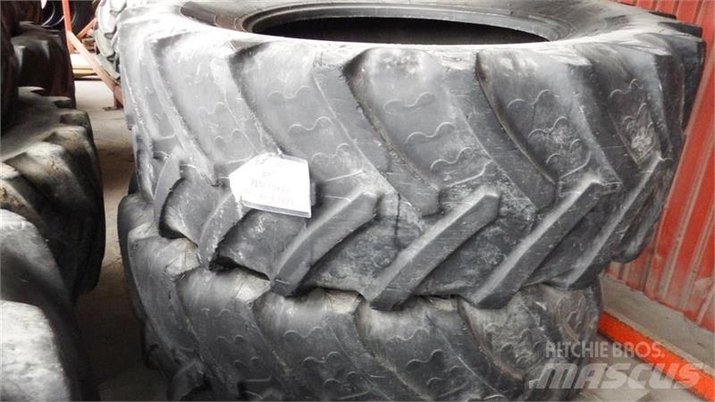 BKT 710/70R42 Renkaat ja vanteet
