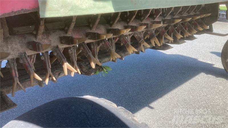 JF 3200 Swather-niittokoneet