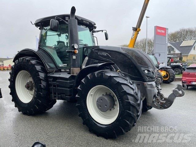 Valtra S374 Traktorit