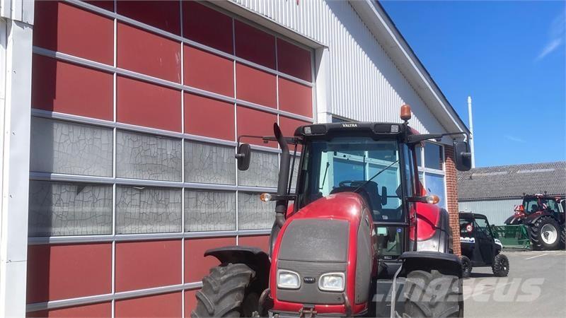 Valtra T130 Traktorit