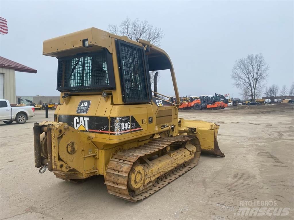 CAT D4G XL Telaketjupuskutraktorit
