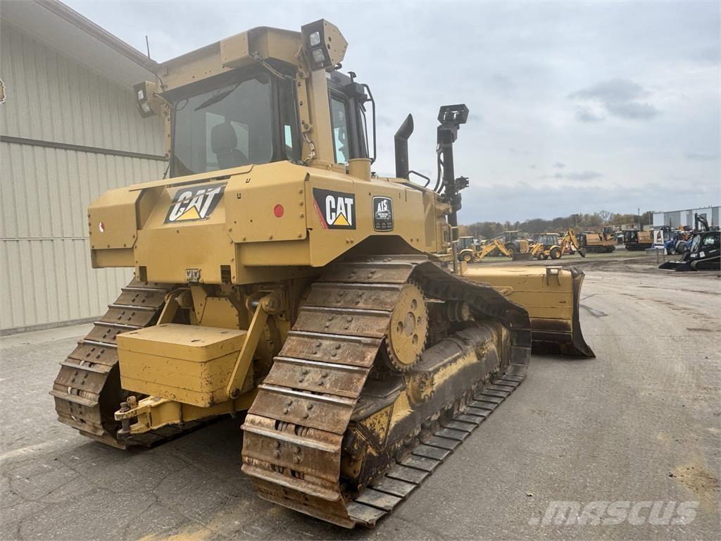 CAT D6T Telaketjupuskutraktorit