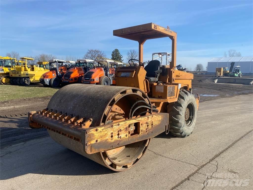Sakai SV70T Kaatopaikkajyrät