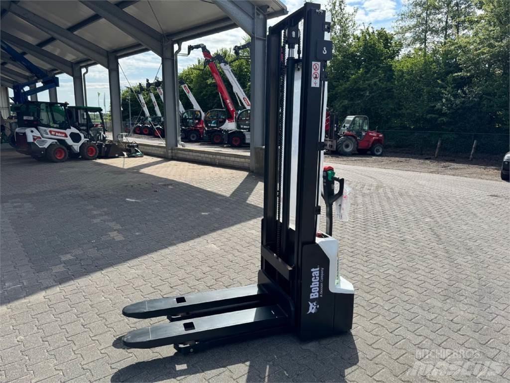 Bobcat LSM 12 N -7 Käyden ajettavat pinoamistrukit