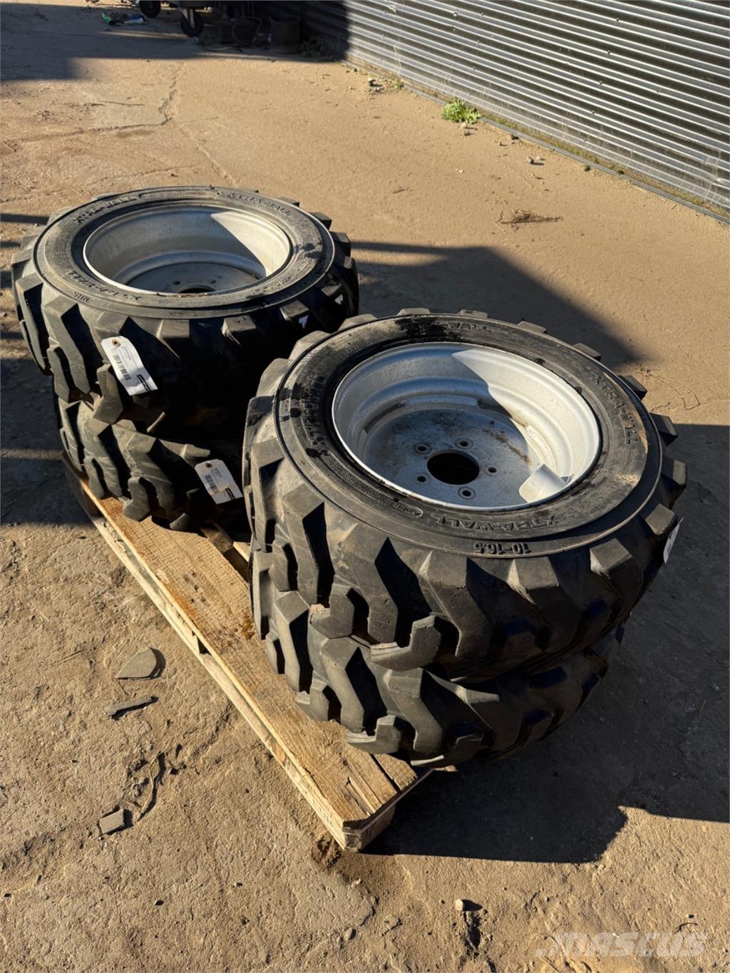  10-16.5 Renkaat ja vanteet