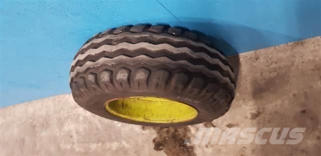  15 10.0/75-15 Renkaat ja vanteet