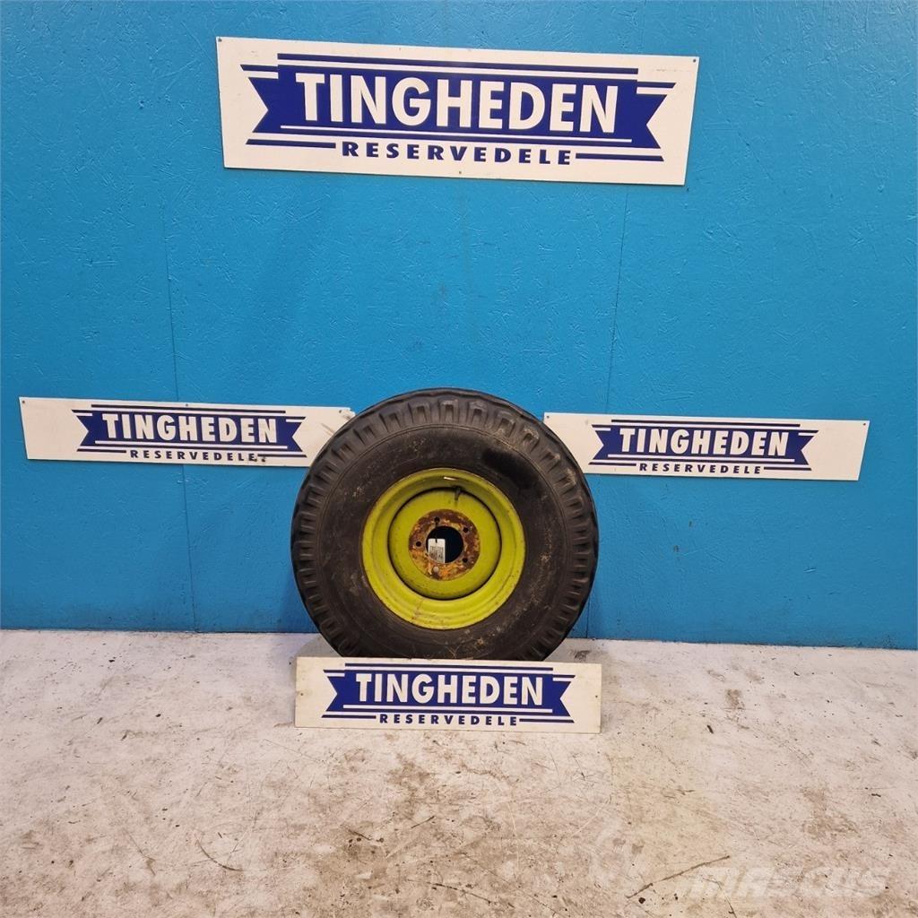  15 15.5/80-15 Renkaat ja vanteet