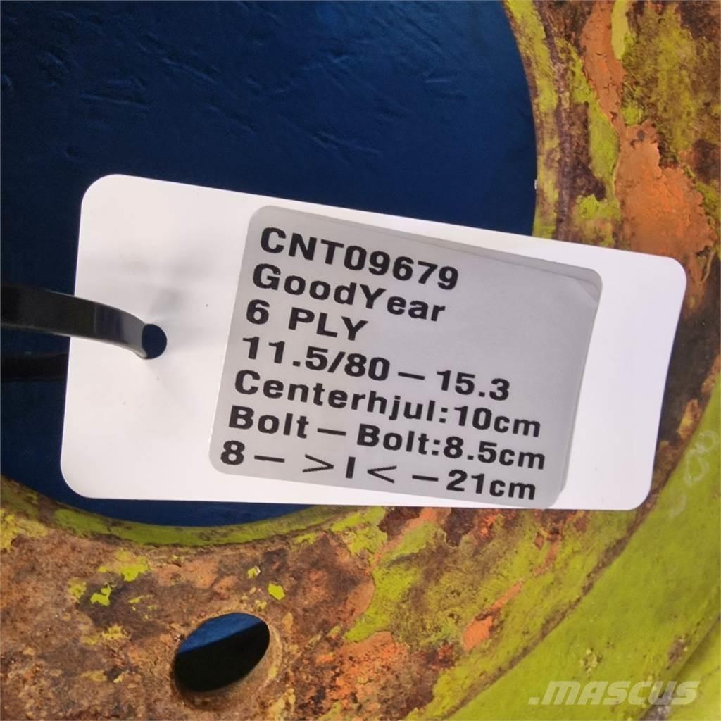  15 15.5/80-15 Renkaat ja vanteet