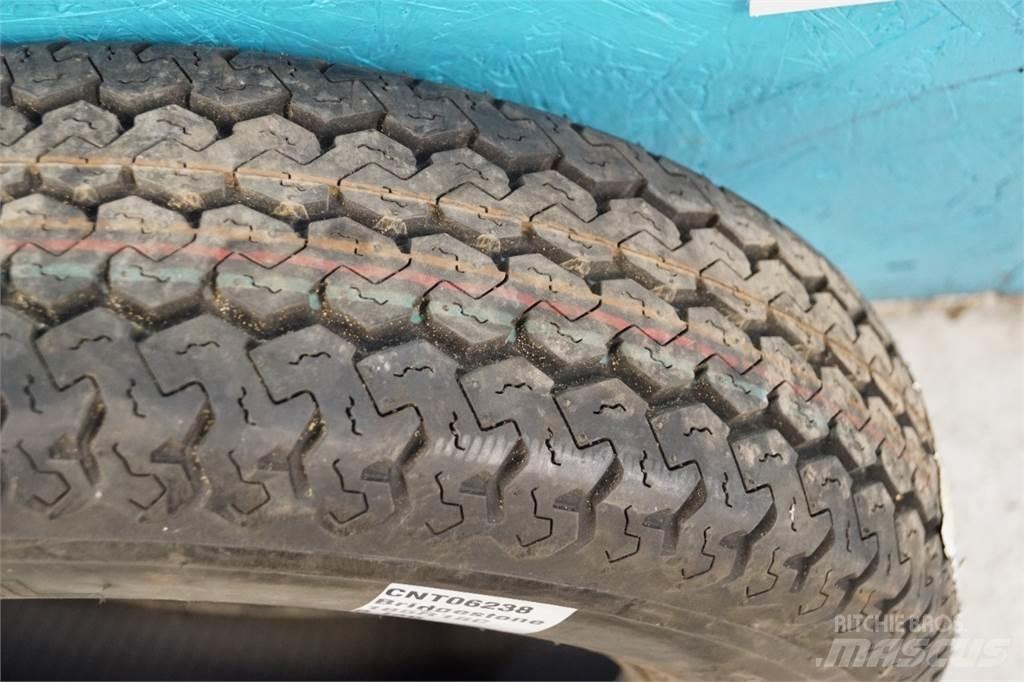  15 185R15C Renkaat ja vanteet