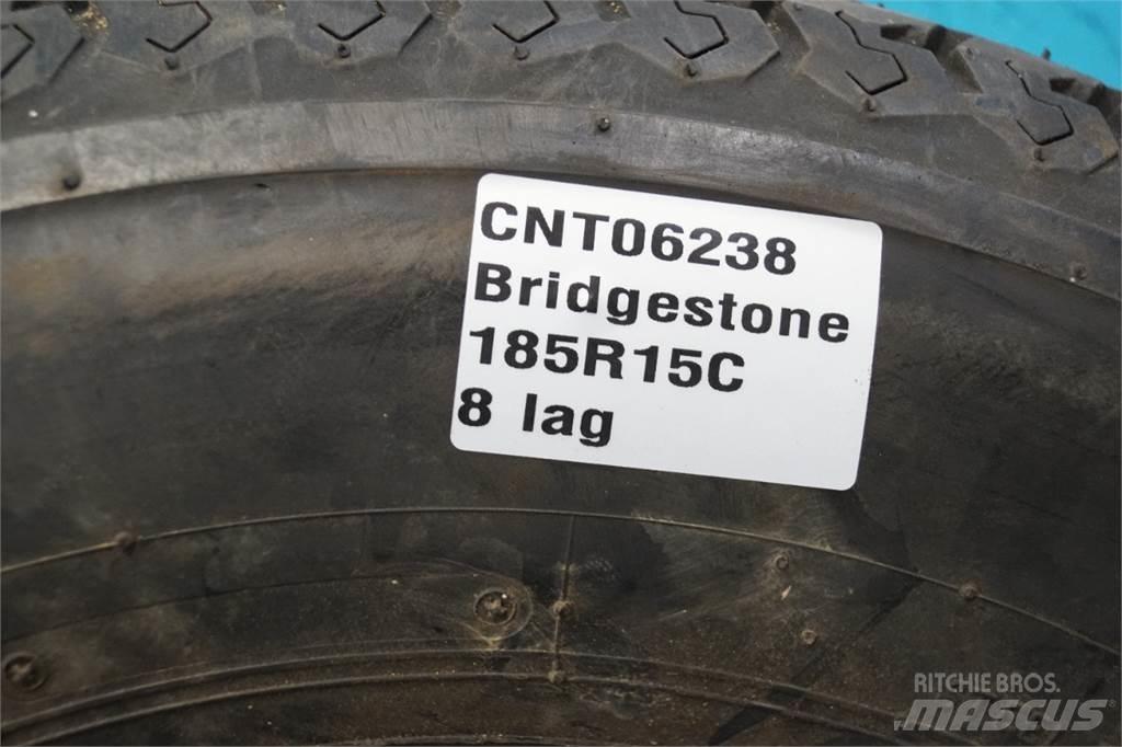  15 185R15C Renkaat ja vanteet