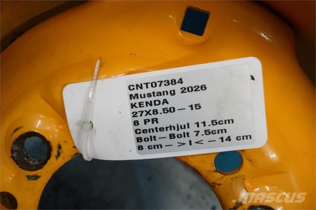  15 27X8.50-15 Renkaat ja vanteet